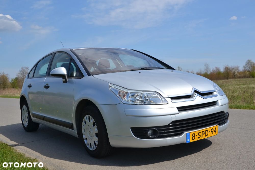 Citroën C4 1.4 16V Style - 26