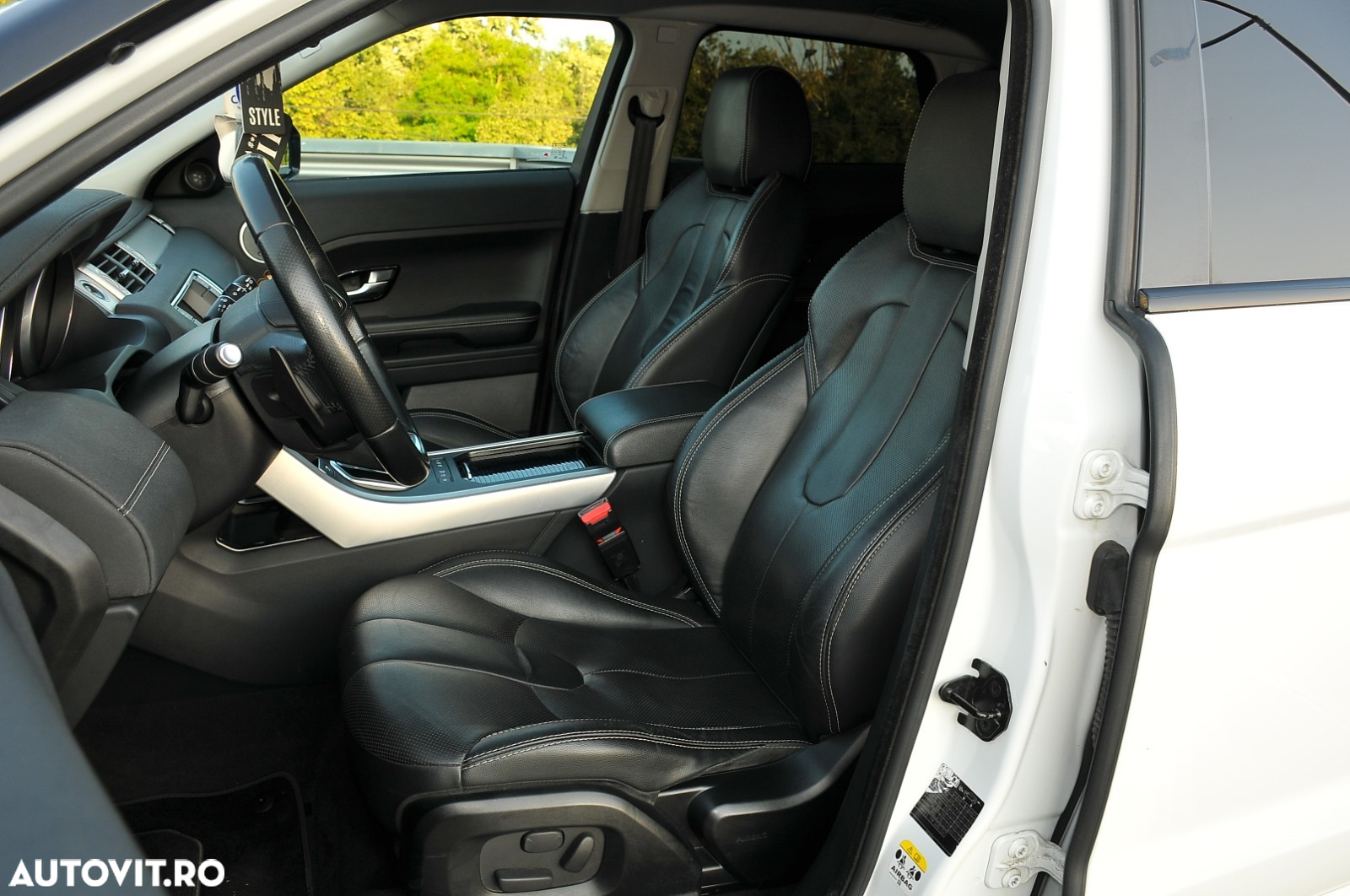 Land Rover Range Rover Evoque - 13