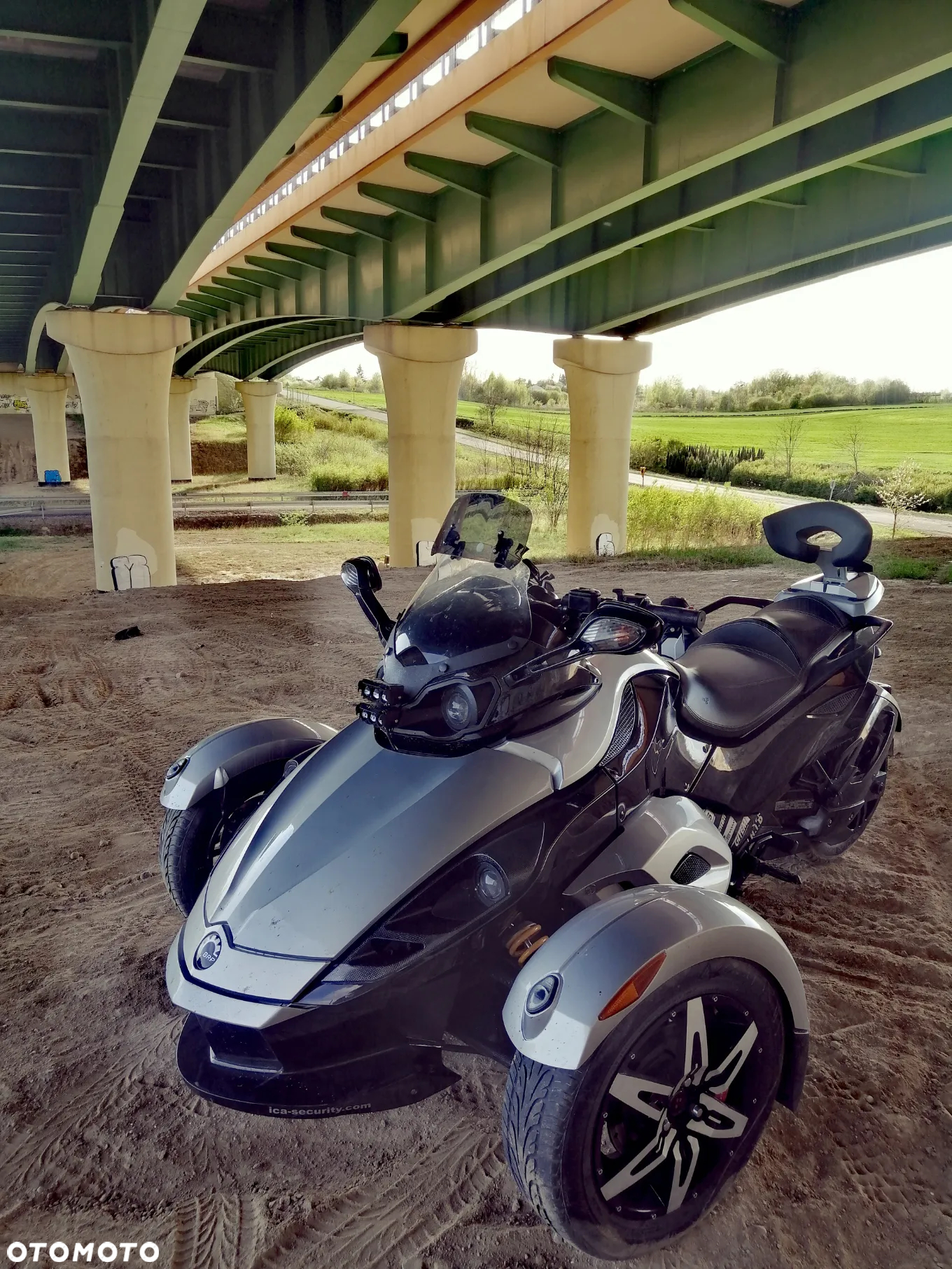 Can-Am Spyder - 2