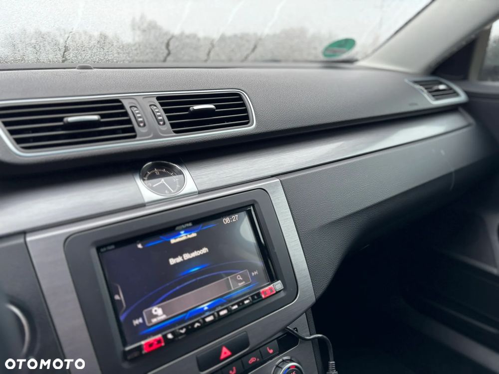 Volkswagen Passat - 31