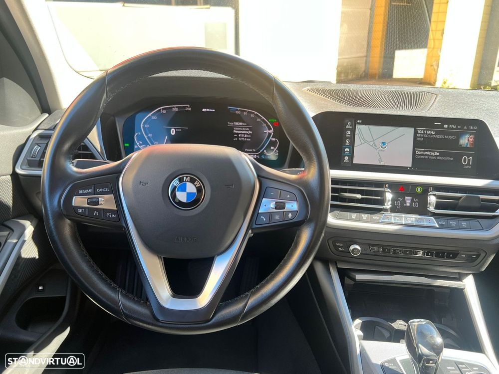 BMW 330 e Auto - 12