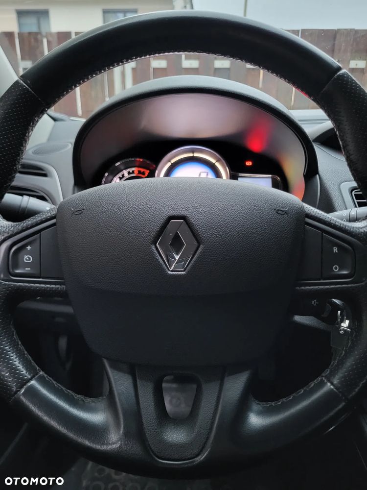 Renault Fluence 1.6 16V Techno Feel - 14
