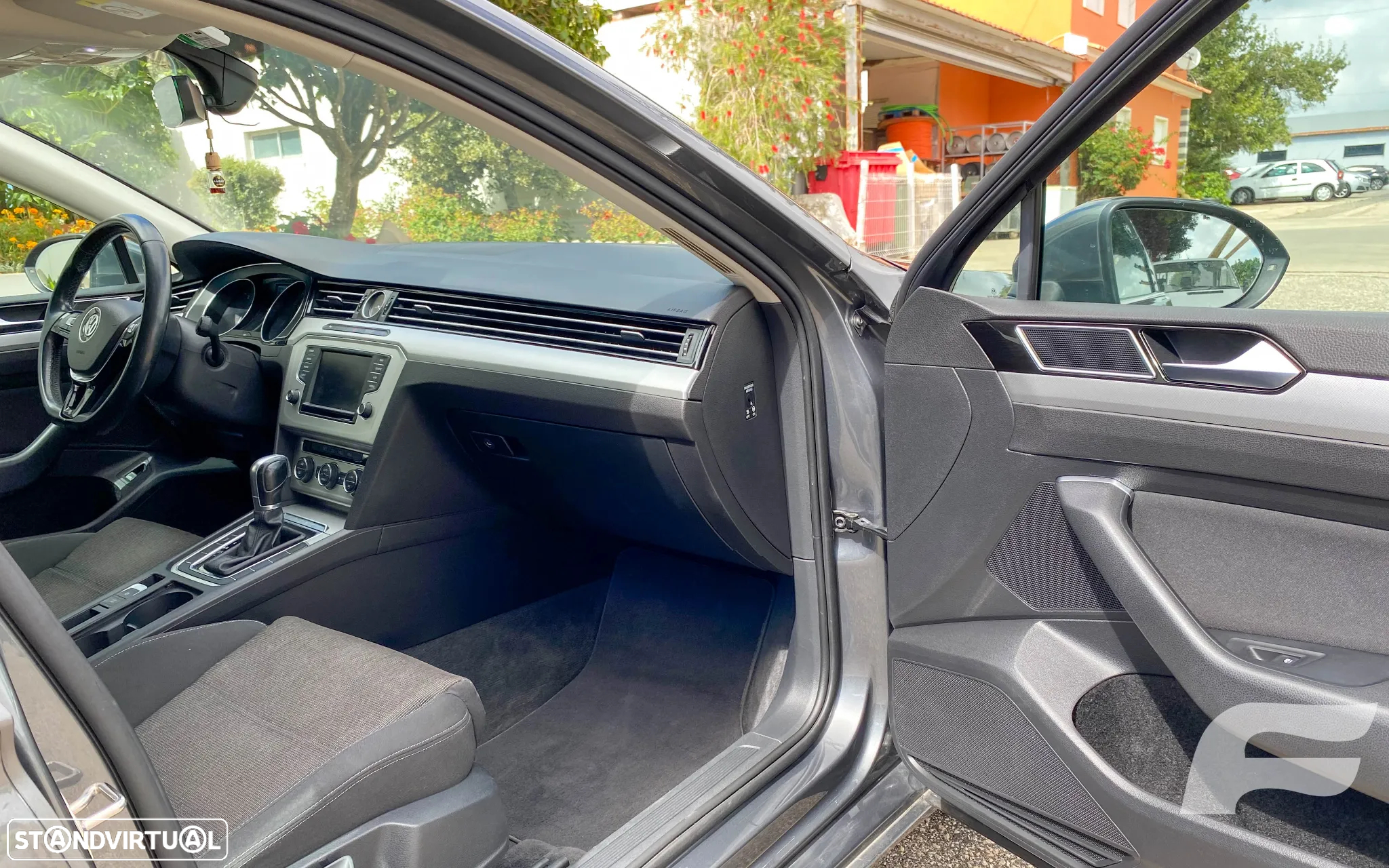 VW Passat Variant 2.0 TDi Confortline DSG - 17