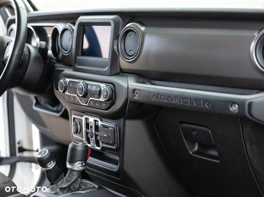 Jeep Wrangler - 18