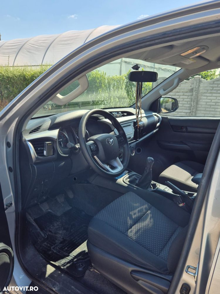 Toyota Hilux 2.4D 150CP 4x4 Double Cab 6MT Comfort - 8