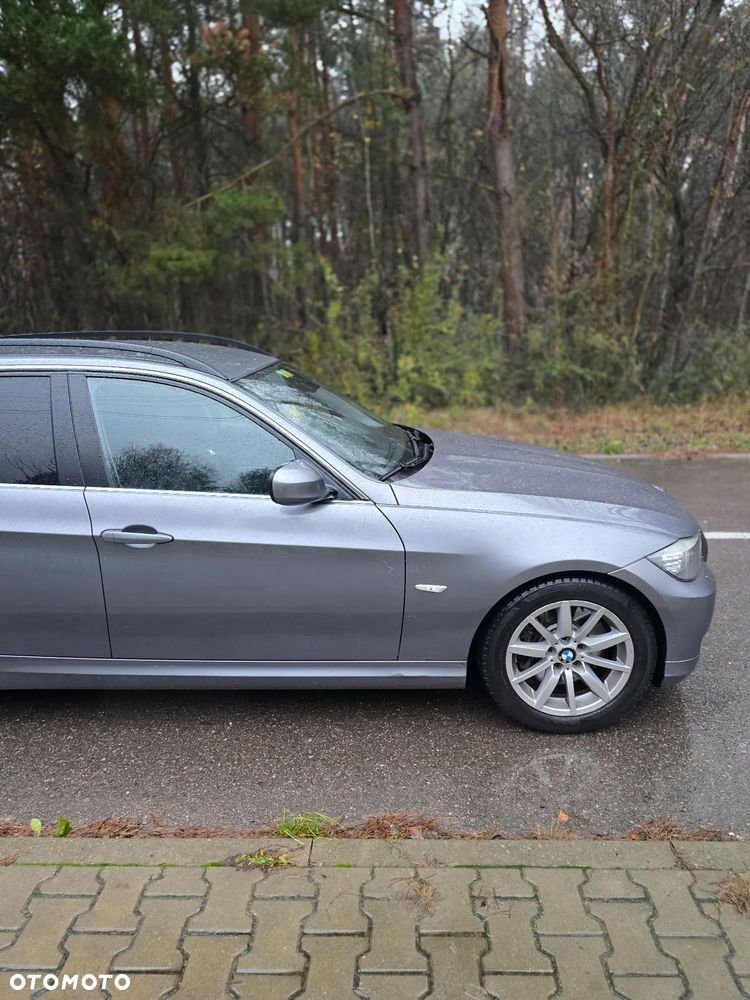 BMW Seria 3 330i xDrive Edition Sport - 12