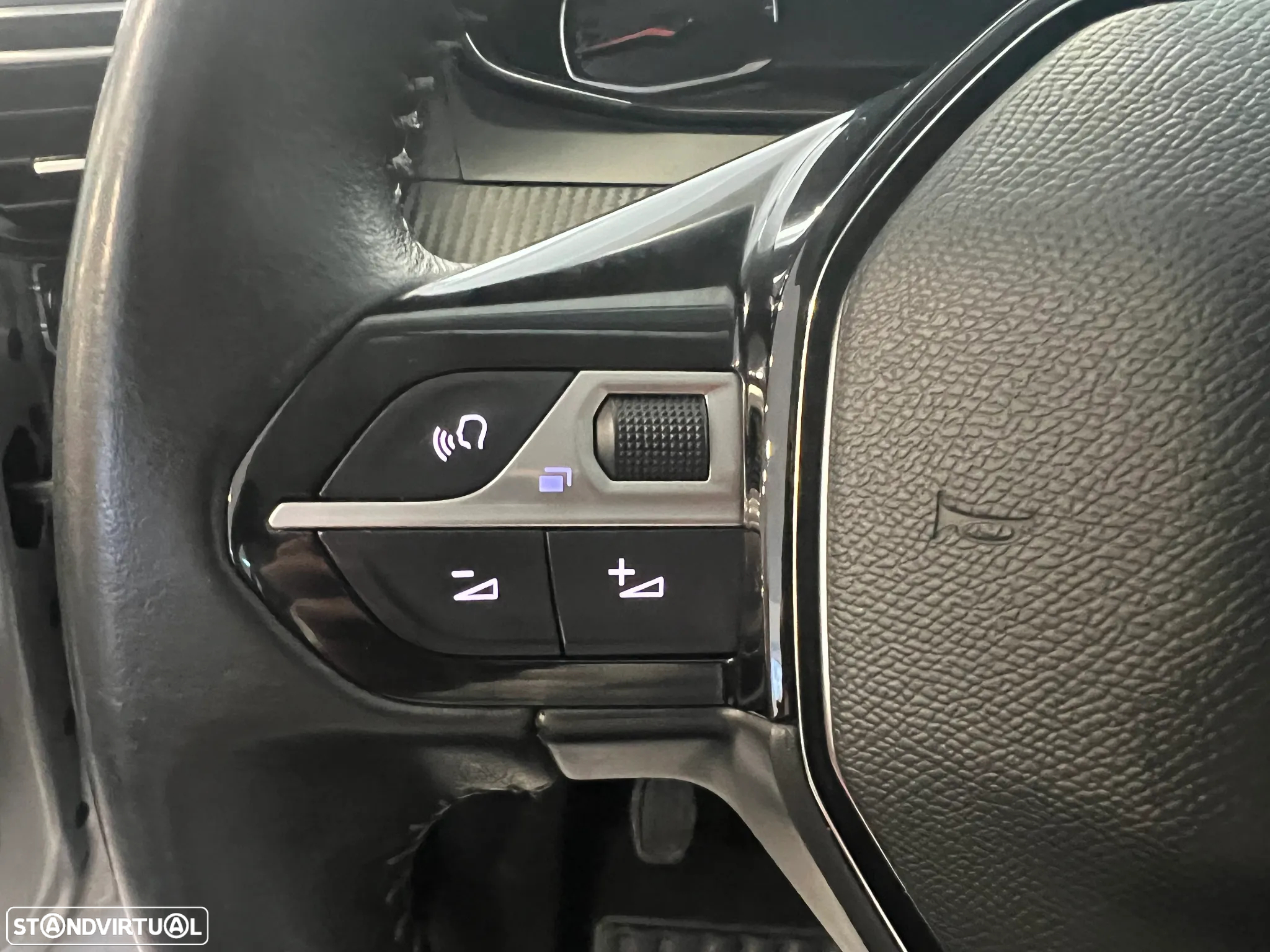 Peugeot 208 1.2 PureTech Active Pack - 3