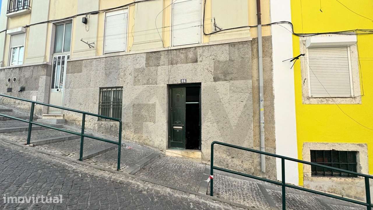 Loja com Potencial Estratégico no Largo das Olarias – Onde o Negócio e - Grande imagem: 2/5