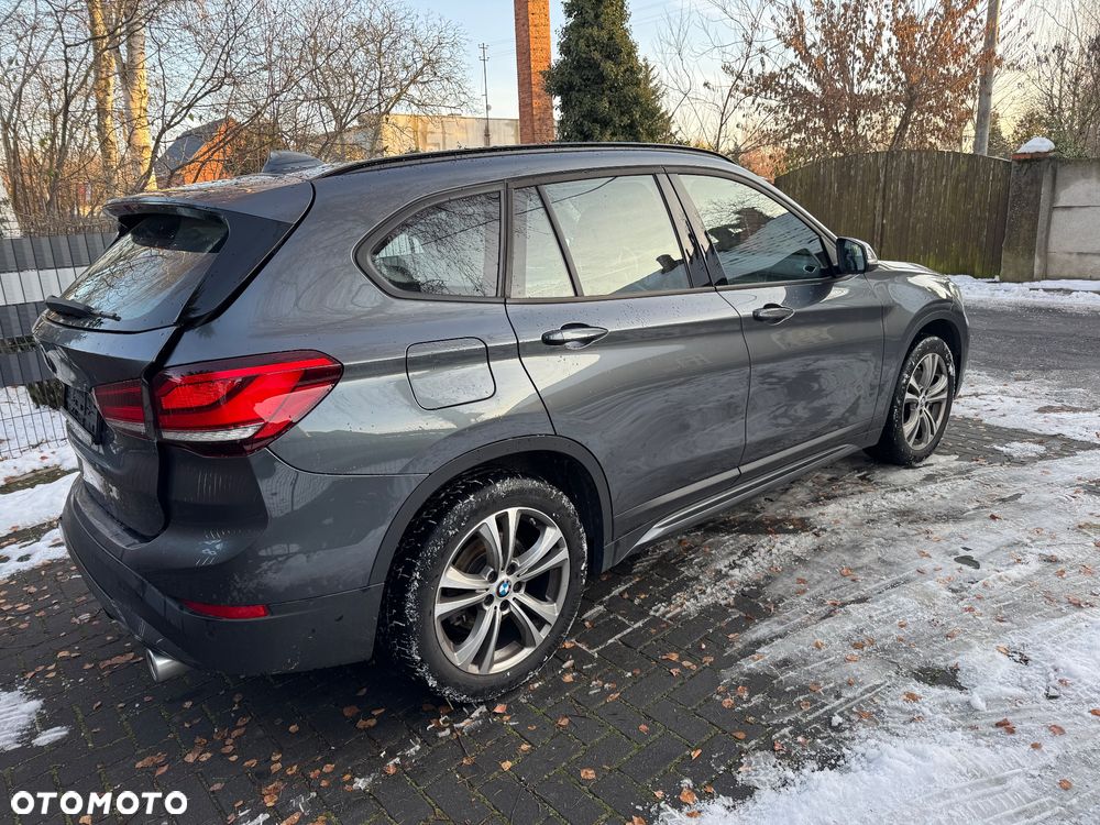 BMW X1 sDrive20d Sport Line - 20