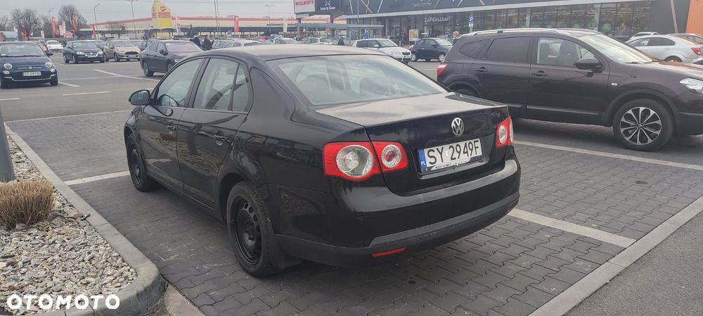 Volkswagen Jetta 1.9 TDI Trendline - 3
