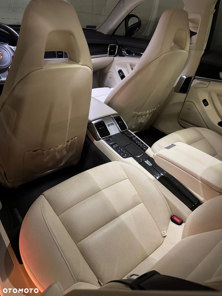 Porsche Panamera 4S - 6
