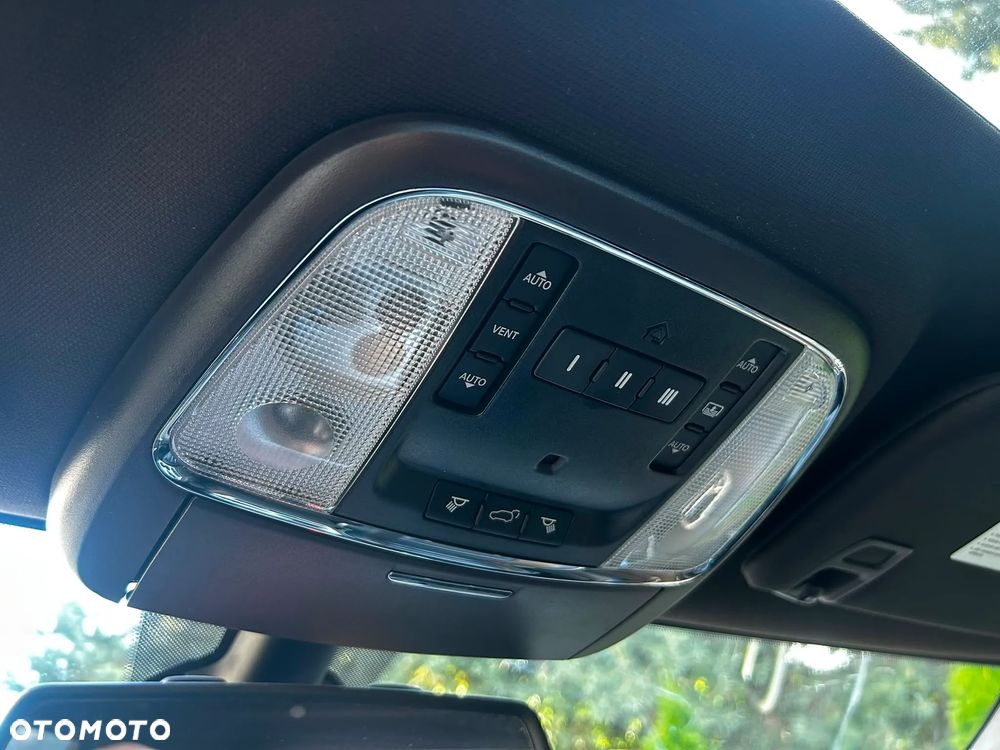 Jeep Grand Cherokee 3.6 V6 Overland - 28