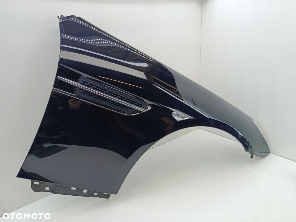 MERCEDES R172 PRAWY PRZEDNI BŁOTNIK 197 - 5