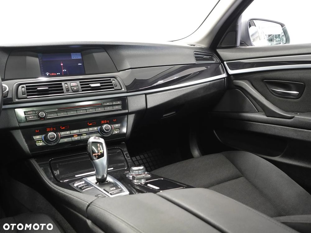 BMW Seria 5 528i - 35