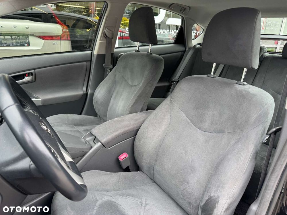 Toyota Prius 1.8 HSD Life - 19