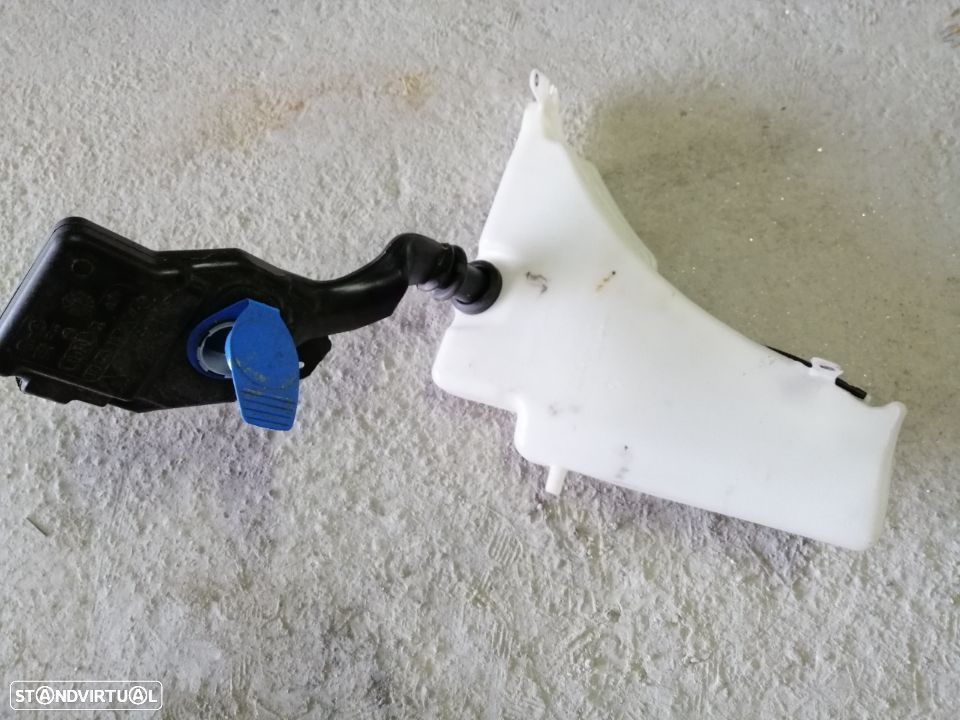 Depósito água limpa vidros Audi A4 B8 - 1