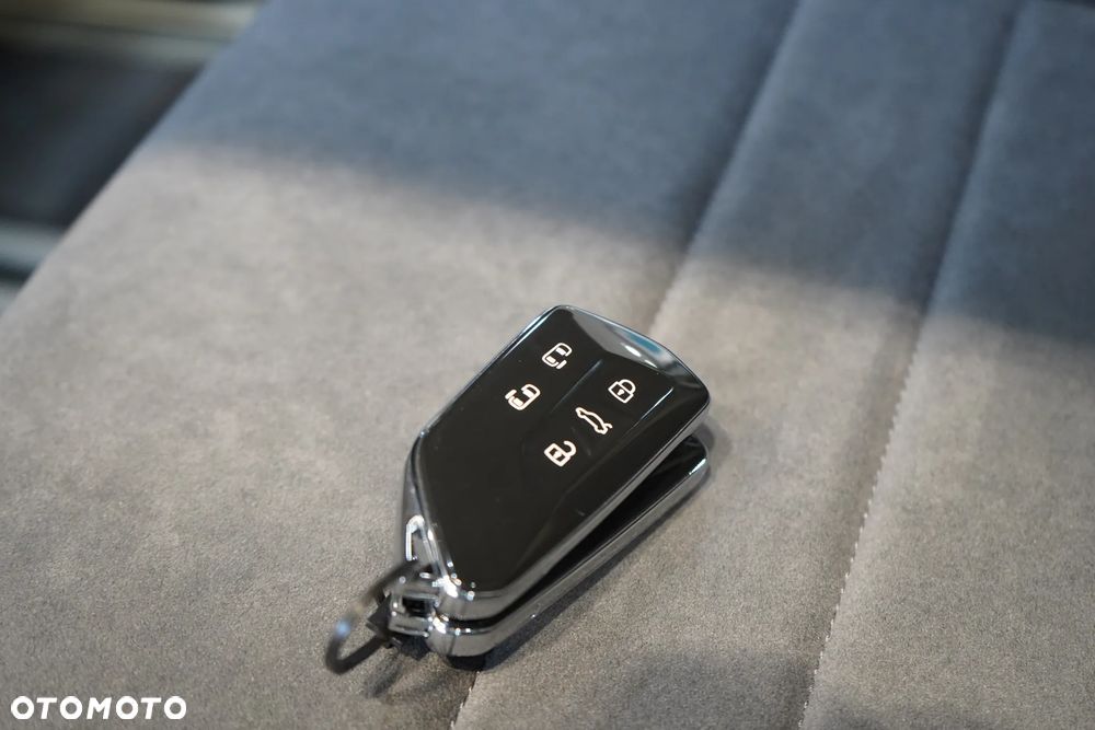 Volkswagen Multivan 2.0 TDI L2 Edition DSG - 35