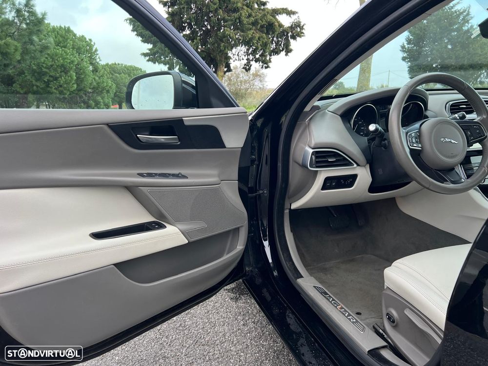 Jaguar XE 2.0 D Prestige AWD Aut. - 35