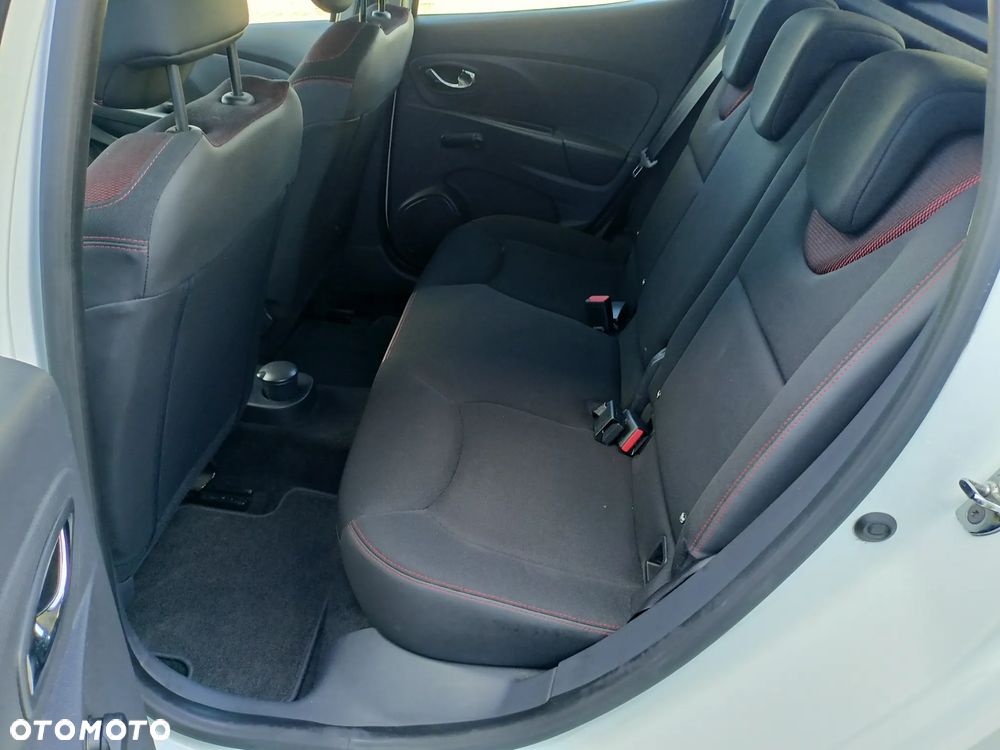 Renault Clio 1.2 16V 75 Life - 11