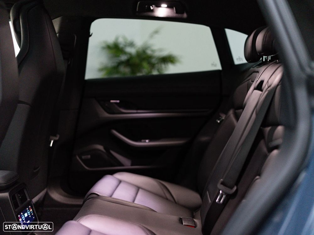 Porsche Taycan Sport Turismo 4S Black Edition - 22