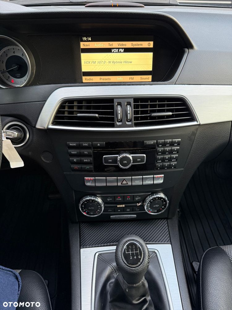 Mercedes-Benz Klasa C 180 CGI BlueEFFICIENCY Avantgarde - 23