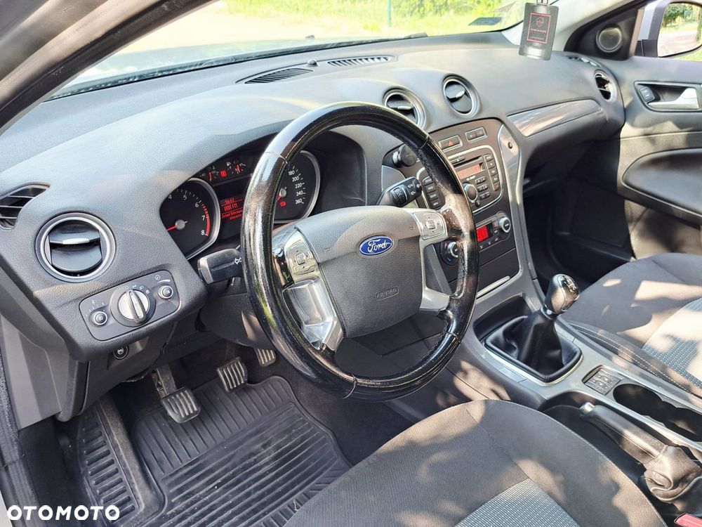 Ford Mondeo 1.6 Gold X - 18