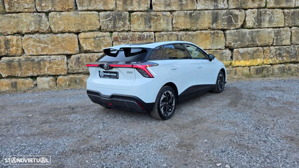 MG MG4 64 kWh Luxury - 2