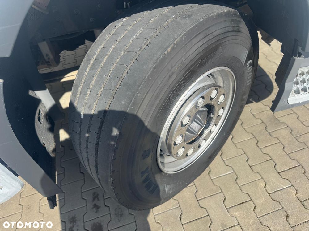 Volvo FH 460/ HYDRAULIKA/ 4 PODUSZKI TYŁ/ LEKKA 7583kg Brutto - 4