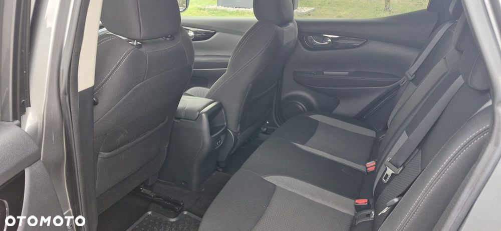 Nissan Qashqai 1.3 DIG-T N-Connecta EU6d - 12