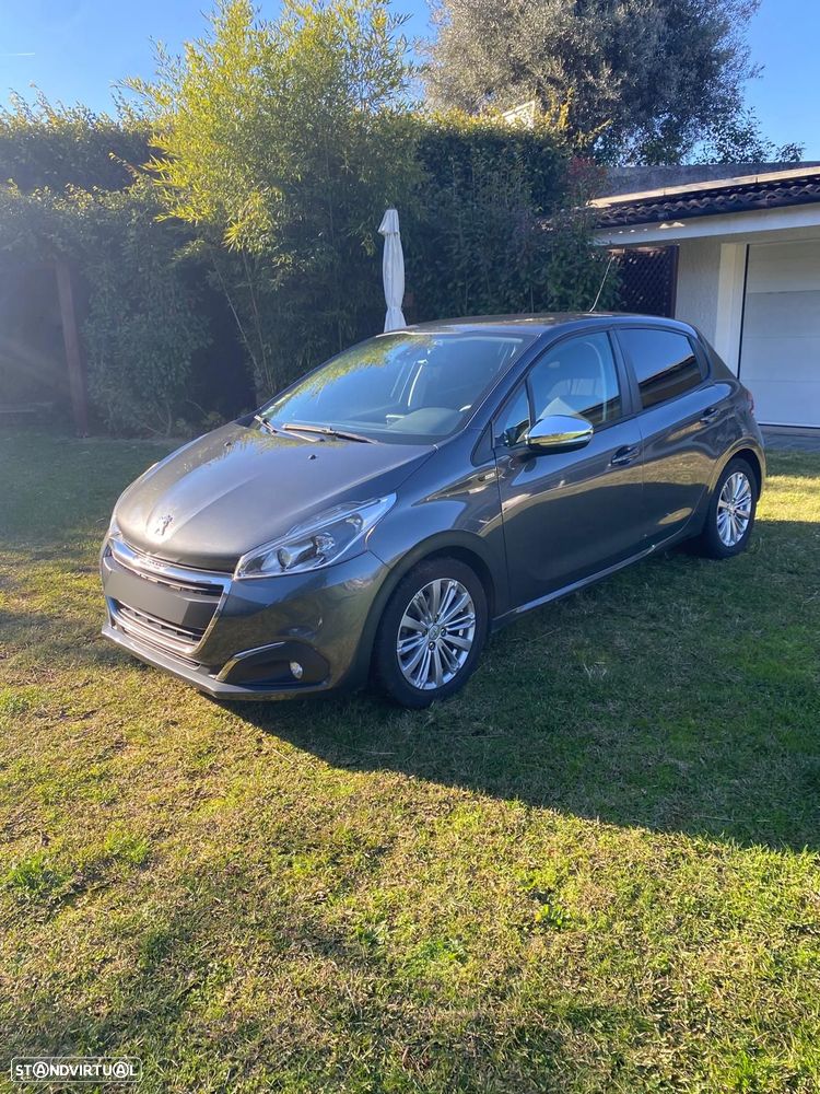 Peugeot 208 1.6 BlueHDi Style - 1