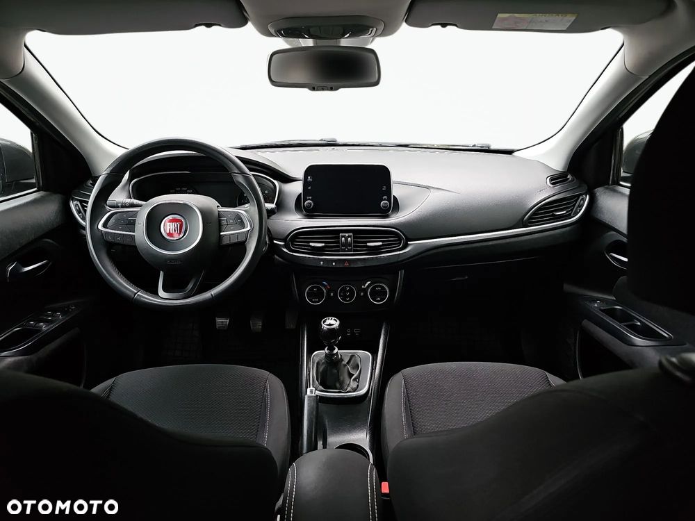 Fiat Tipo 1.4 16v Lounge EU6d - 16