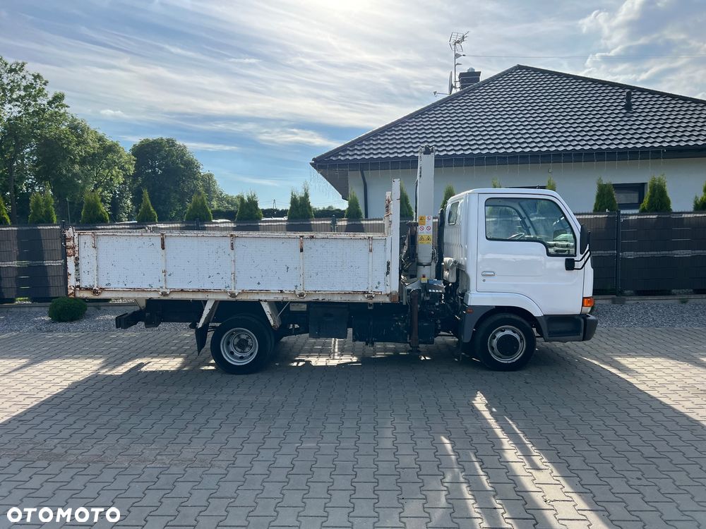 Nissan CABSTAR - 23