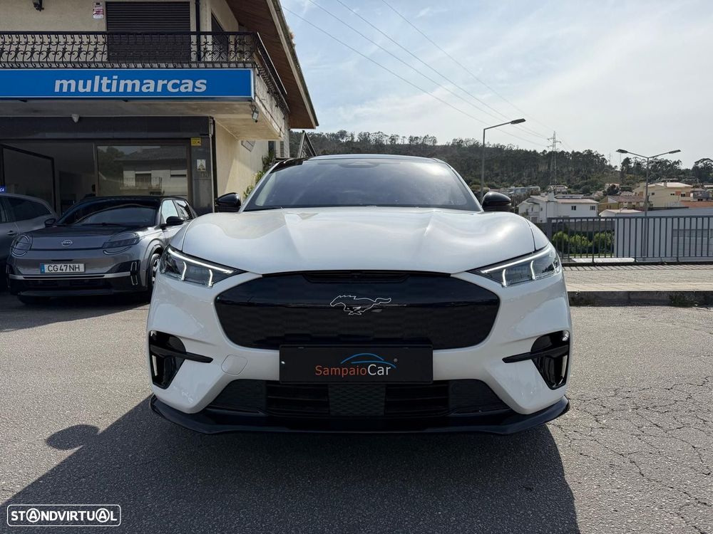 Ford Mustang Mach-E - 3