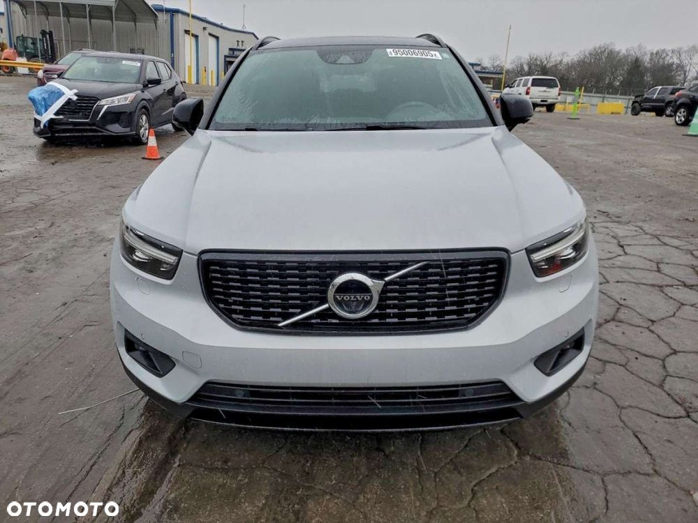 Volvo XC 40 - 8