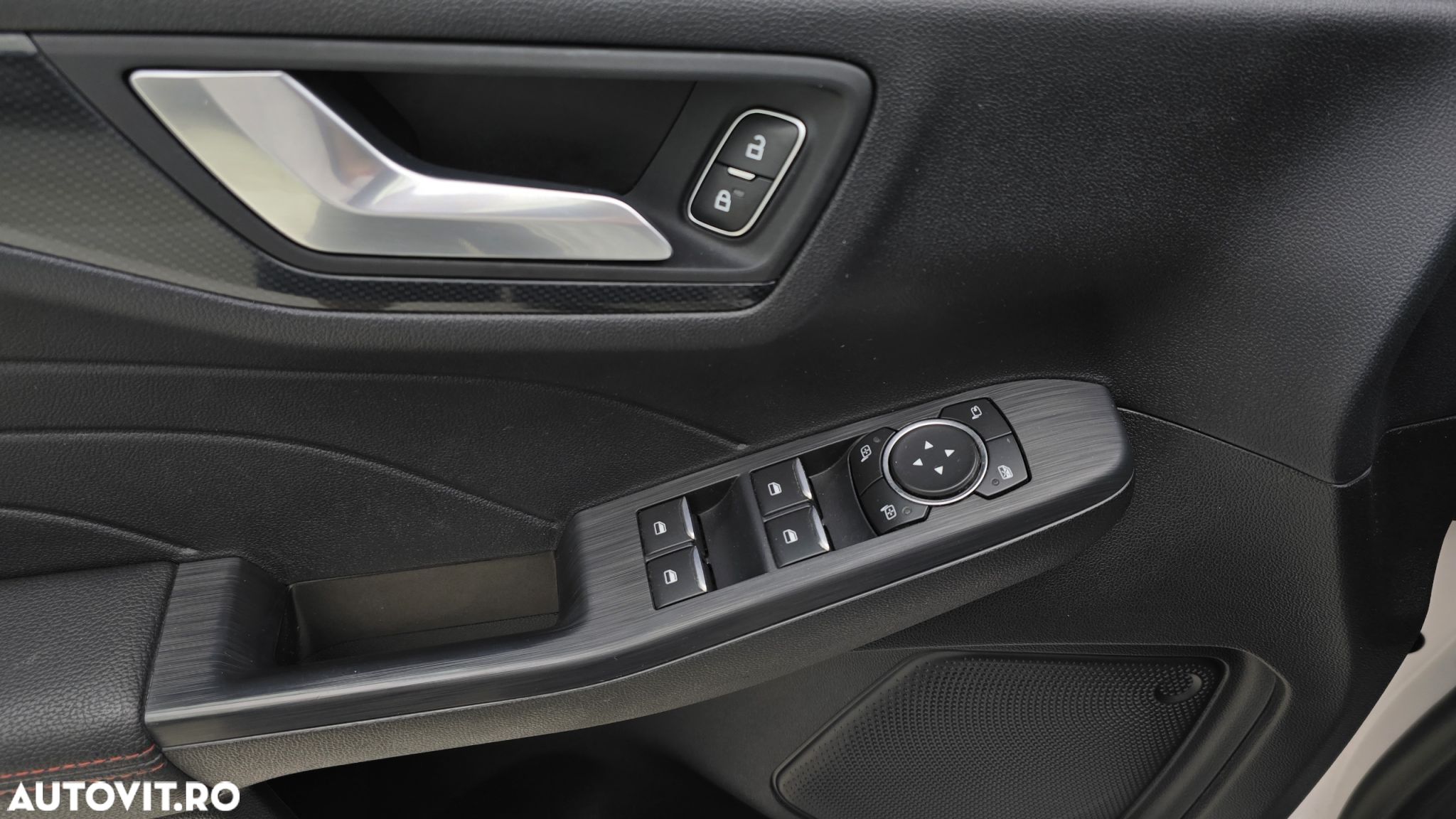 Ford Kuga - 11