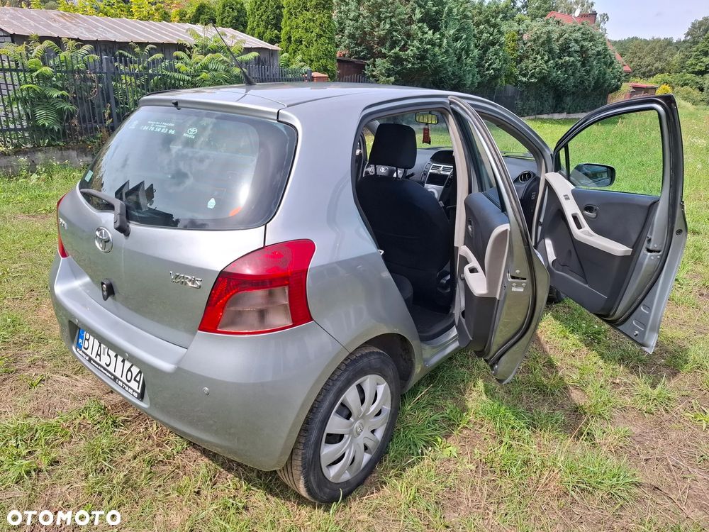 Toyota Yaris 1.4 D-4D Cool - 8