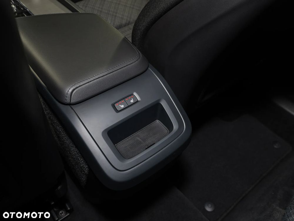 Volvo XC 60 B4 D AWD Core - 37