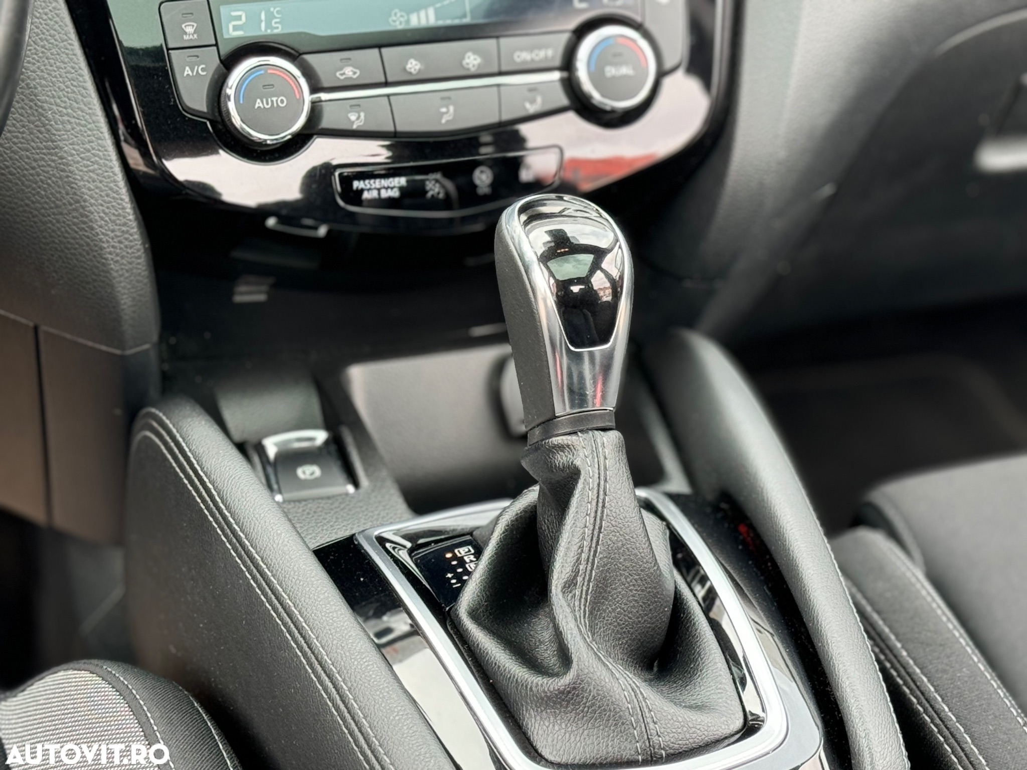 Nissan Qashqai 1.6 DCI Xtronic TEKNA - 7