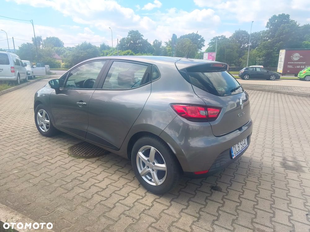 Renault Clio 1.2 16V 75 Life - 4