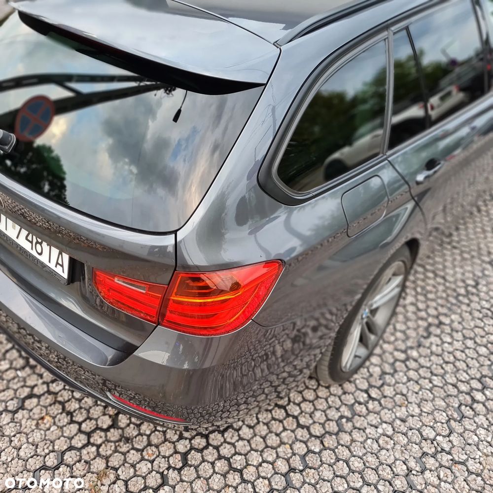 BMW Seria 3 320d Touring Sport Line - 19