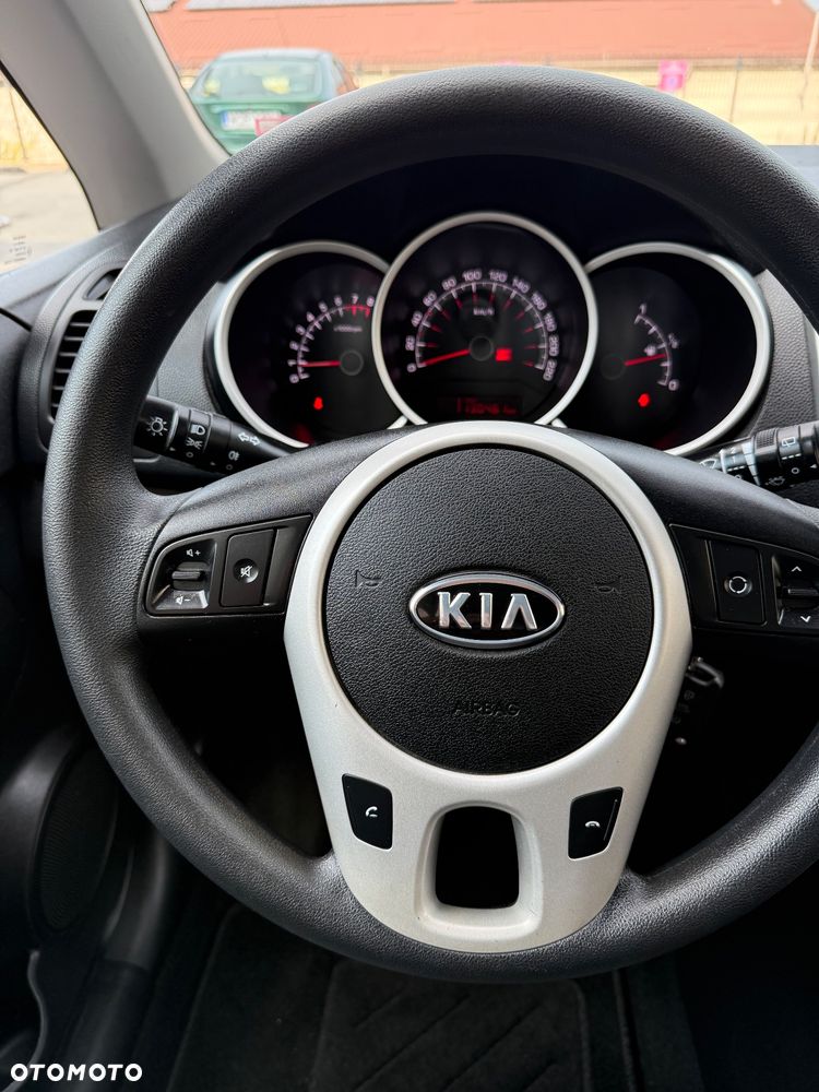 Kia Venga 1.6 CVVT ISG Vision - 24