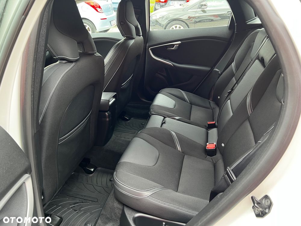 Volvo V40 T3 - 19