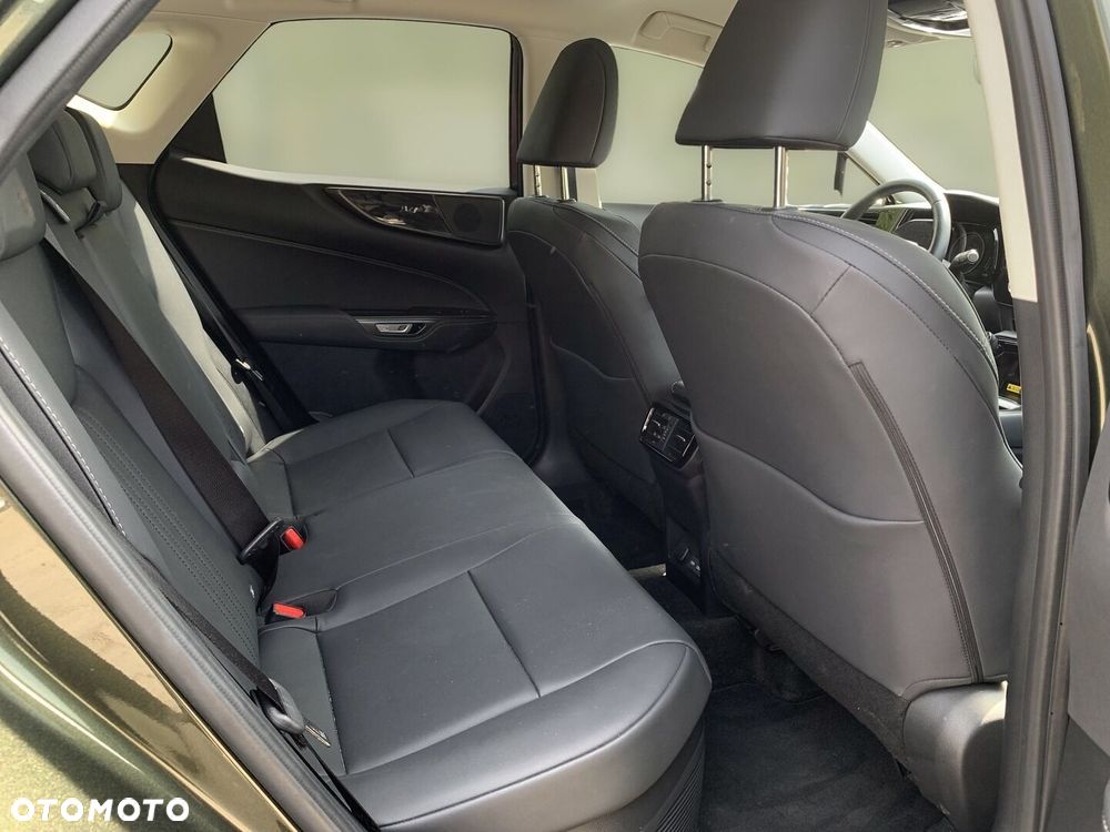 Lexus NX 350h Business AWD - 11