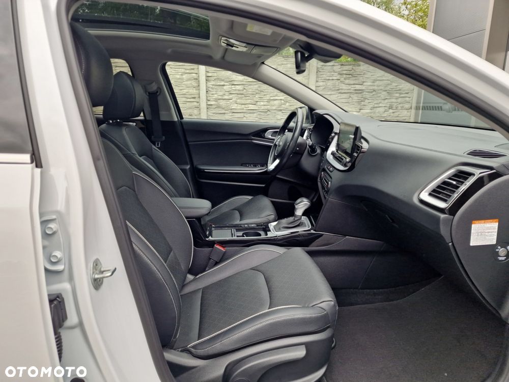 Kia XCeed 1.6 CRDi mHEV Prestige Line DCT - 24