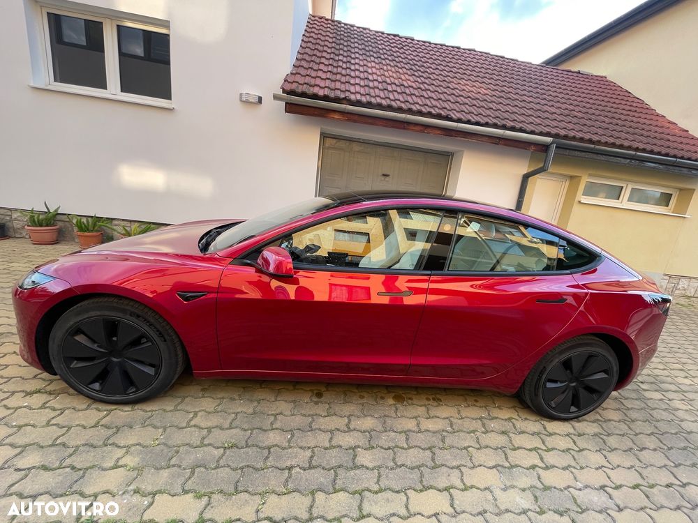 Tesla Model 3 - 8