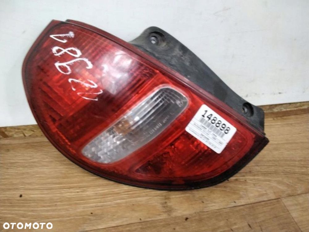 daihatsu sirion lampa tył lewa