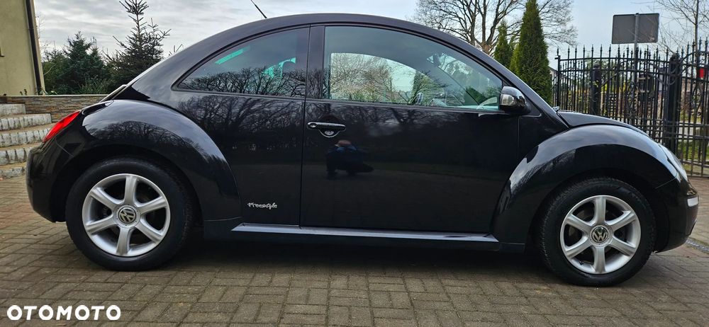 Volkswagen New Beetle - 15