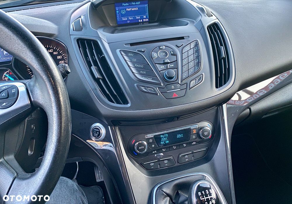 Ford Kuga 1.5 EcoBoost 2x4 Titanium - 18