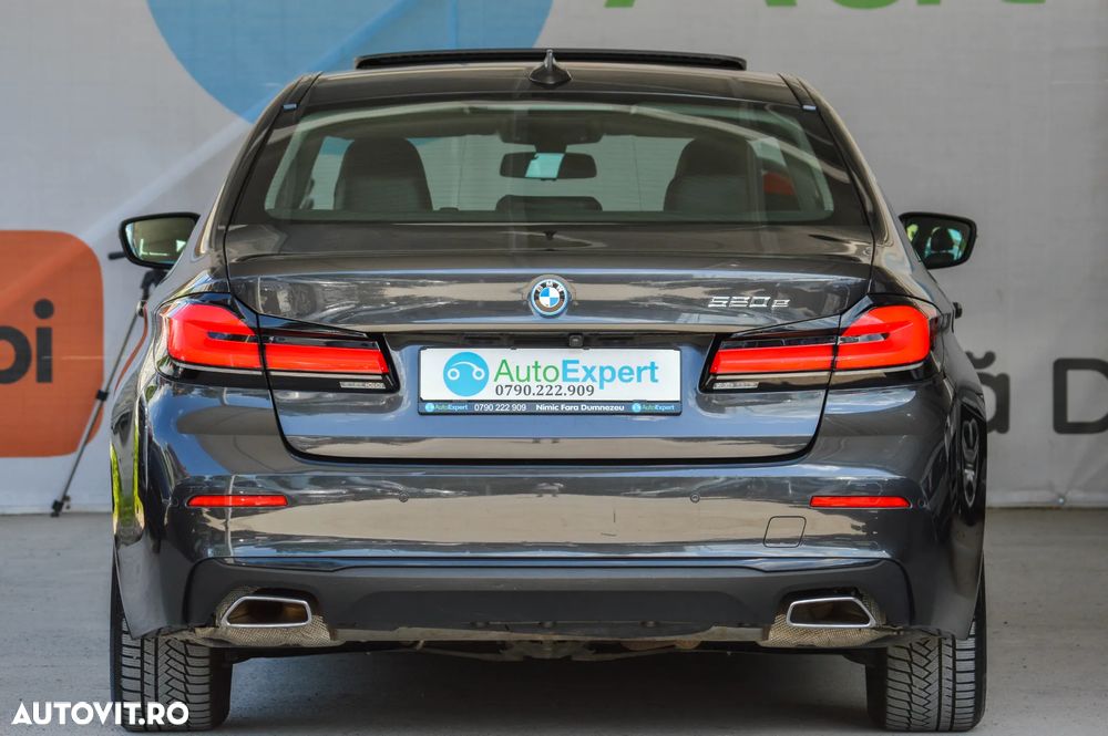 BMW Seria 5 520e Aut. Luxury Line - 15