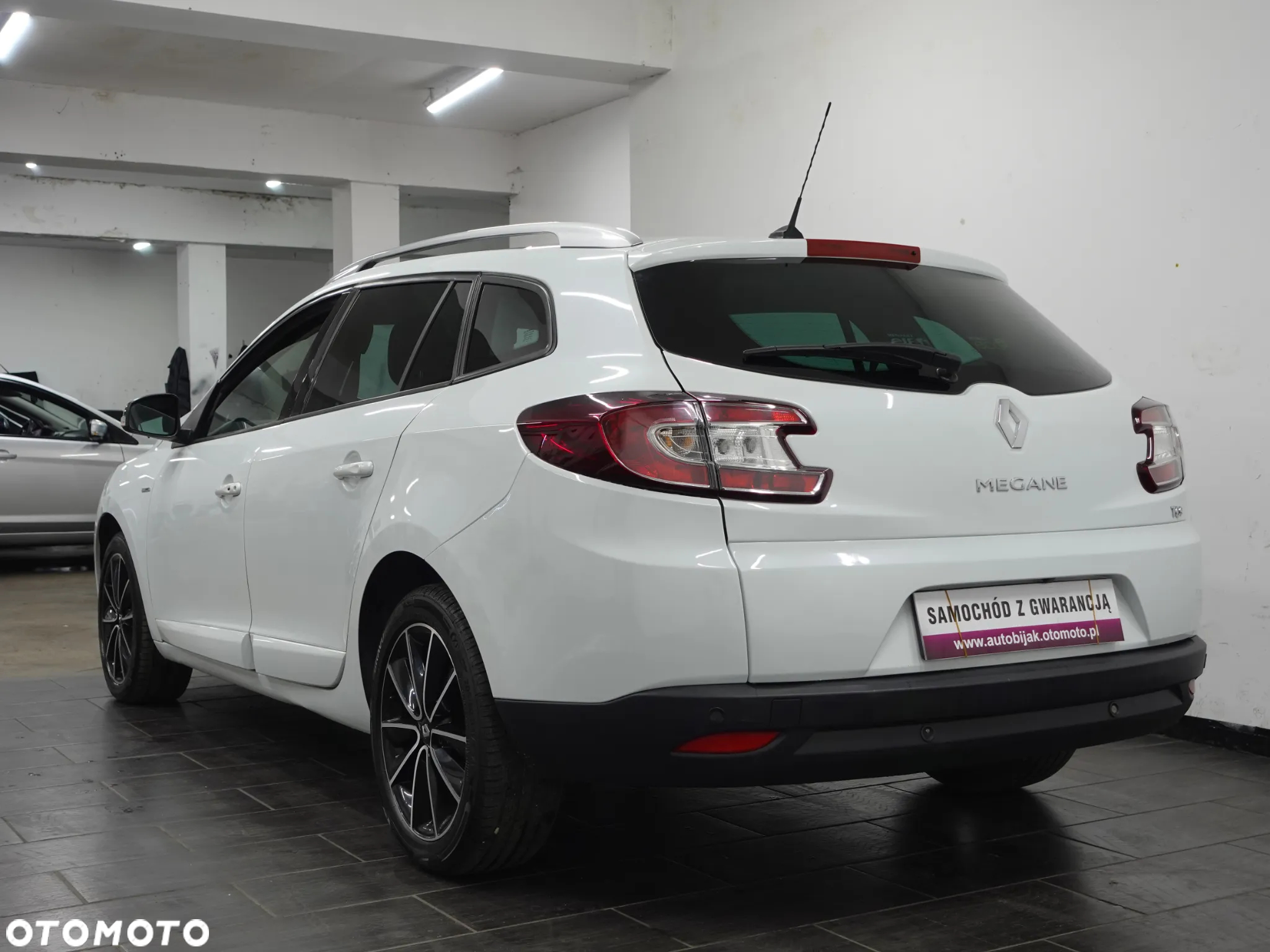 Renault Megane Grandtour ENERGY TCe 115 Start & Stop Bose Edition - 6